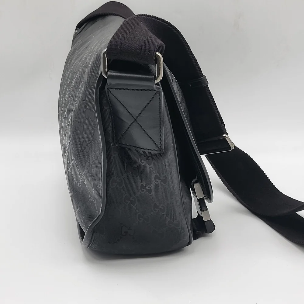 Gucci Imprime Black GG Supreme Canvas Crossbody Unisex Bag... Authentic w/COA...